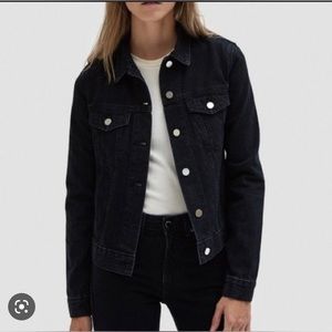 Zara women’s black denim jacket size Large